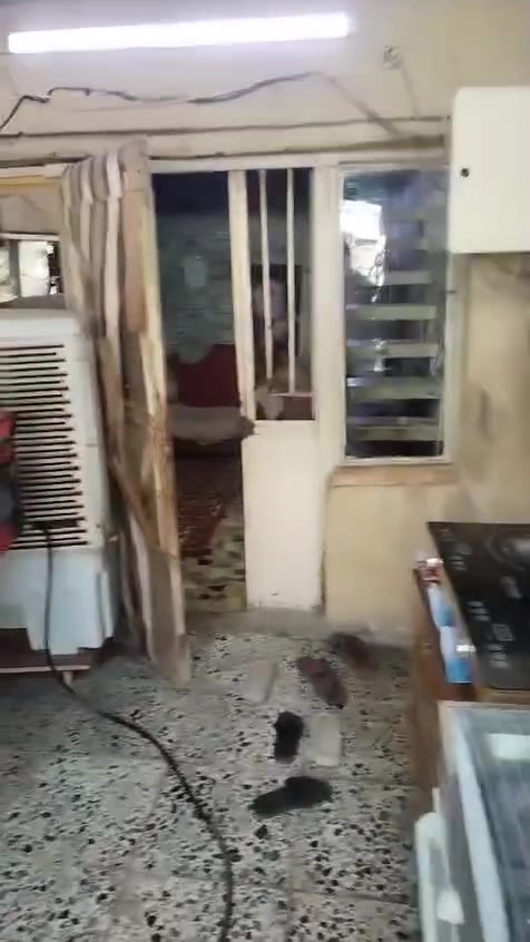 سلام عليكم بيت البيع 60متر طابقين قرب شارع ابو احمد مقابيل ازياء امين الموسوي *********** تواصل على واتساب
