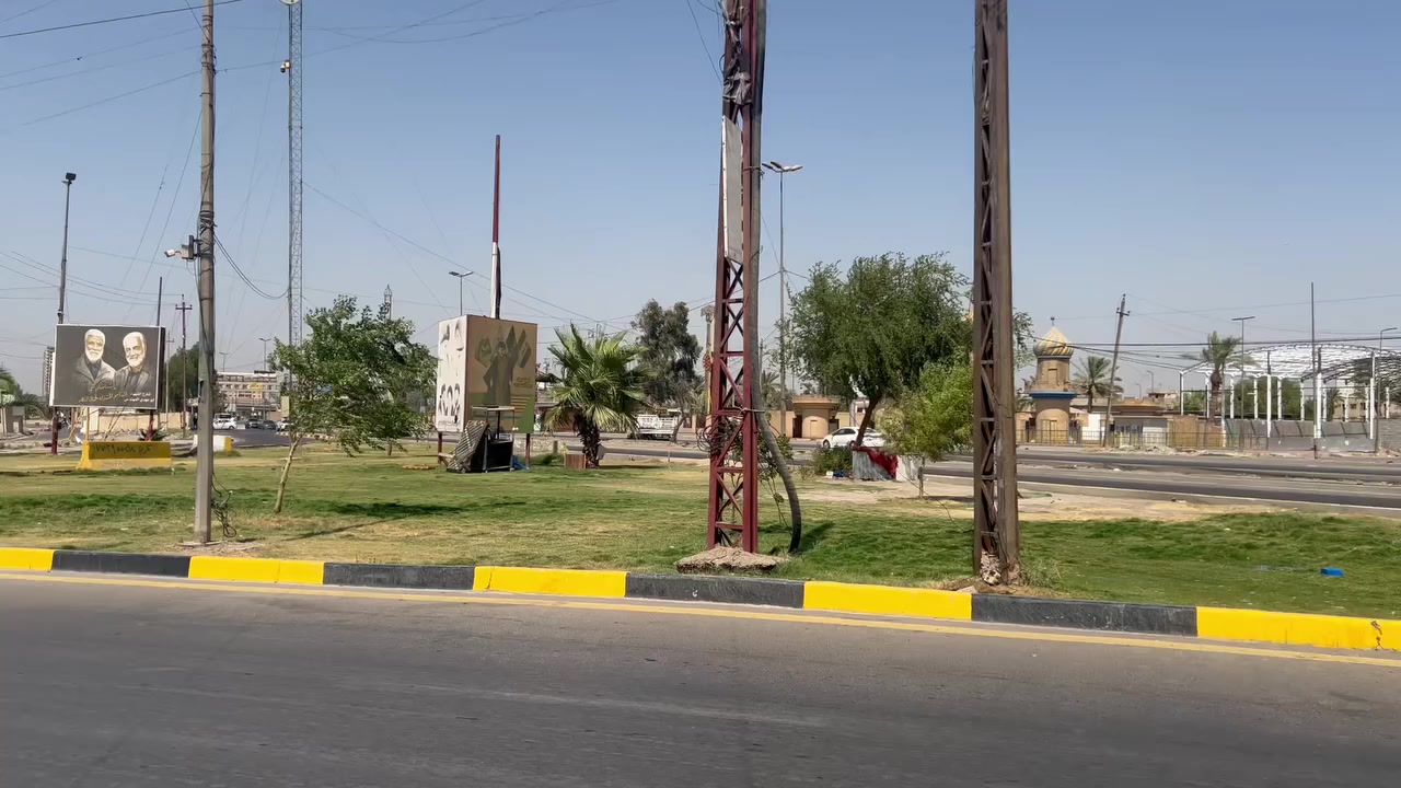 � للبيع عقار ركن بموقع مرتب ومفيد للاستثمار
العقار على شارع قطر الندى (سايدين) شارع 70 م رئيسي 
📍 مقابل مدينة ألعاب الكرخ المائية
المكان معروف وحركته مستمرة، 
أمام الدار رصيف واسع 14 متر

🏠 مواصفات العقار:
 • المساحة 100 م²
 • ركن بواجهتين
 • واجهة 10 م
 • نزال 10 م

📌 الموقع يخدم هواي مشاريع مثل:
صيدلية – مختبر – عيادات – مكاتب – مركز خدمات
سعر المتر المربع الواحد 4.5 مليون 

📞 للتواصل والمعاينة الجادة:
***********
واتساب أو مراسلة الصفحة
