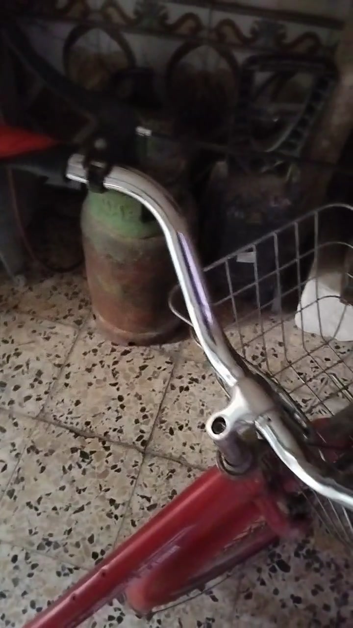 بايسكل مستعمل سنتين رايدله واير برك و سجم سعره 70وبي مجال مراسله فقط واتساب *********** نكاني البصره كرمت علي الحلاف قرب مخزن أرض الرافدينن