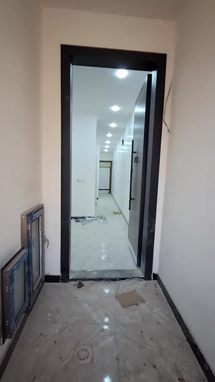 للايجار قرب الجسر  من جهة الجملون 
للاتصال   ***********  /    ***********
