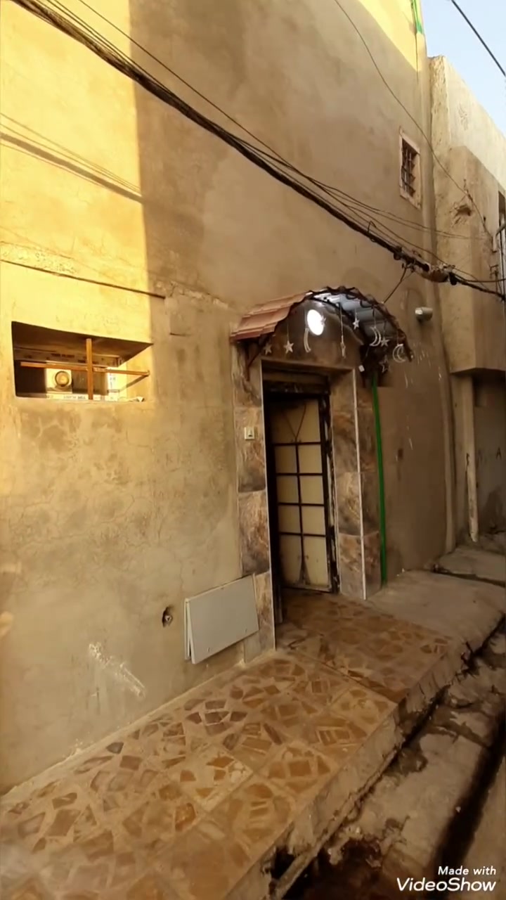 دار للبيع
موصل الجانب الايمن  منطقة راس الكور
المساحه ١٢٢م 
٥ غرف ومطبخ ورهره وصحيات 
قريب على شارع المكاوي 
*********** 
مكتب ديار المناسك للعقار 
سوق الشعارين مقابل مسجد امام ابراهيم
