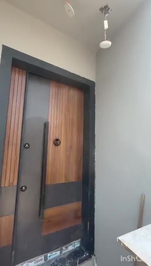 دار للبيع 100 متر بناء طابوك سقوف ثانوية باب قاصةشبابيك  رفت مو سنجيل صاروخيات للحمام و المطبخ ارضية بورسلين البيت متعوب  وياه كاونتر تفصال مع البيت سعر الدار82 وبيه مجال ميفيد بياع شراي يفيد واحد يسكن بيه لان متعوب على البيت كلش للامانة عليه للتواصل ***********هذا رقم صاحب الدار اخوكم رعد للعقار 
الدار في هور رجب شارع المدارس قرب الروضة
