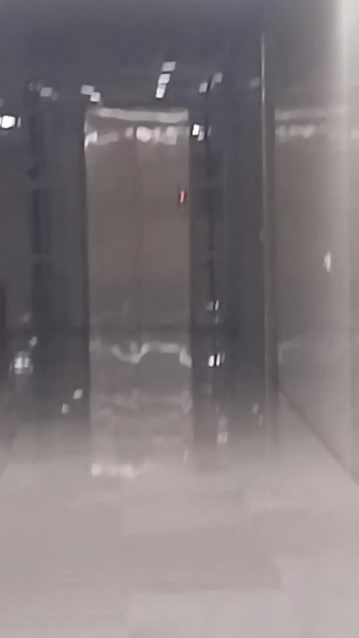 وارد ٣٠ مليون الموقع زيونه ٧١٠
 بنايه ركن تجارية للبيع ٦٠٠م درجه اولى ٢٠×٣٠
 ٩ محلات و ٢٤ شقه مؤثثه 
للإستفسار ***********
