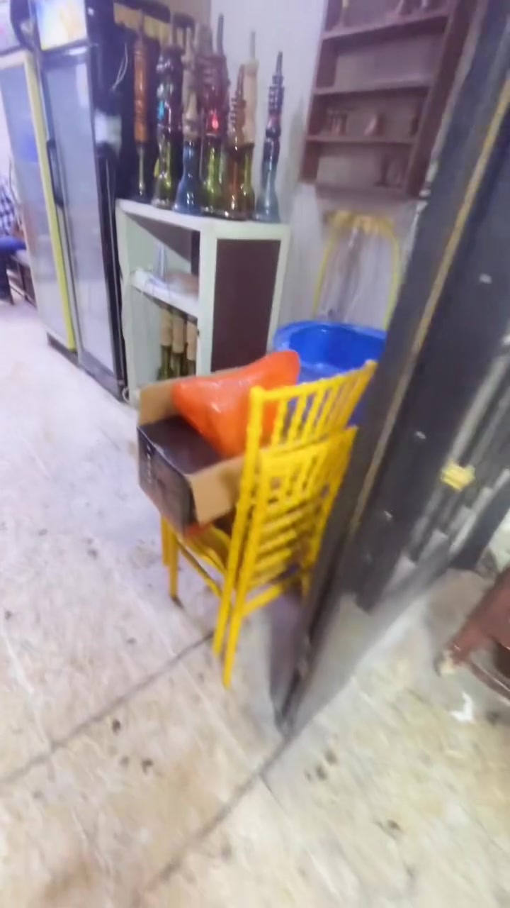 مقهى للبيع كامله من كل النواحي مجاور مطعم فطور الموقع شارع الشيخ معروف رقمي(***********)
