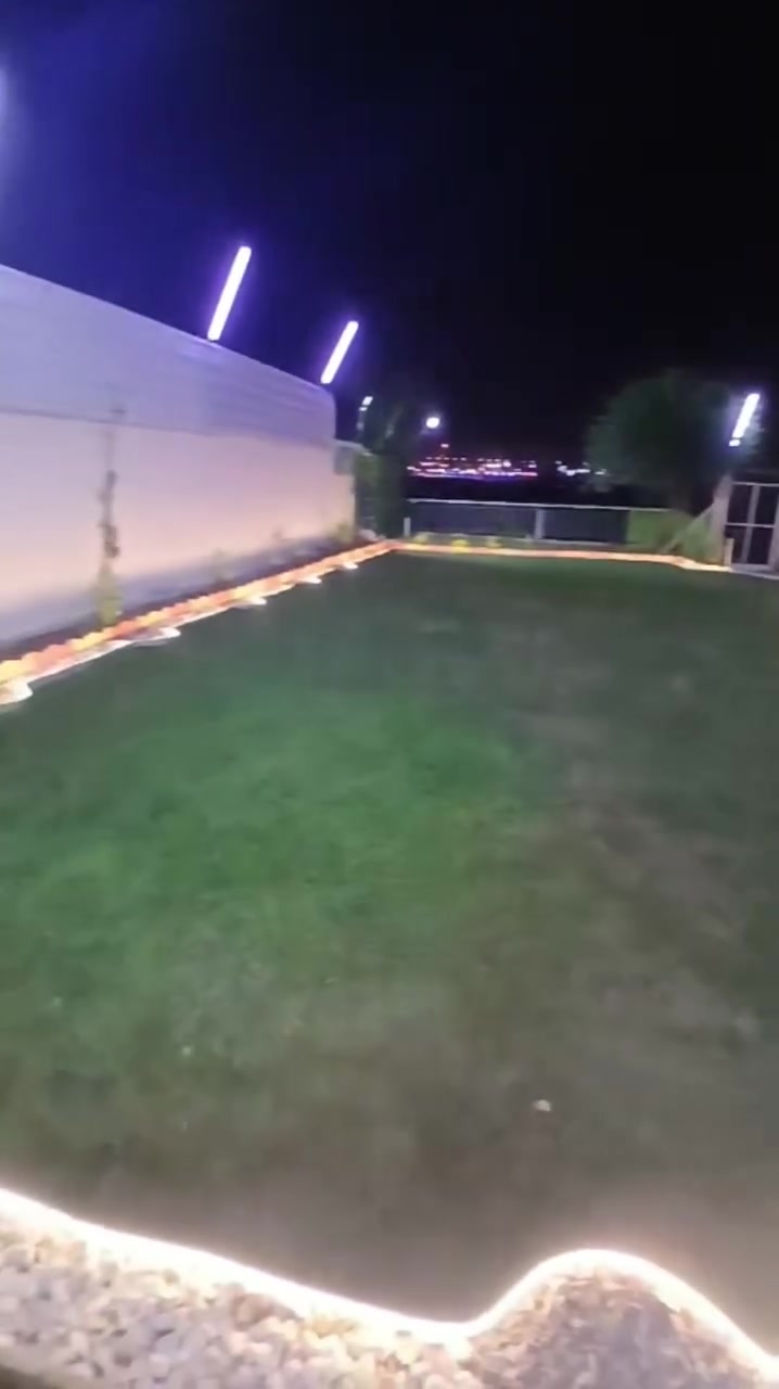 شغل حدقجي الموصل ✅✅✅
🌳  حدائق الموصل لخدمات تنظيف وترتيب الحدائق هل تبحث عن اطلالة مميزة وجذابة لحديقتك نحن هنا لخدمتك 
نغطي كافة مناطق واحياء مدينة الموصل الجانب الايمن  والايسر خدماتنا تشمل 
تقليم وقص الاشجار  تنظيف وترتيب الحدائق إزالة الحشائش 
الضارة تنظيف المخلفات واعادة الحياة لحديقتك 
اسعارنا 
اسعار مناسبة جدا ومنافسة وتعتمد على حجم الحديقه ونوع 
العمل المطلوب رضاكم هو هدفنا 
📞 التواصل والاستفسار 
يمكنكم الاتصال مباشرة او المراسلة عبر الواتساب  
على الرقم  ***********  ورقم بي واتساب
