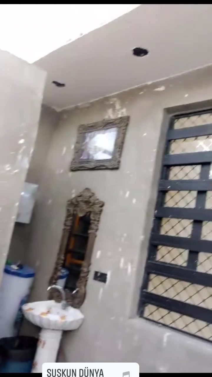 بيت للبيع مساحته 100 مربع بناء طابوك الاستفسار ***********

