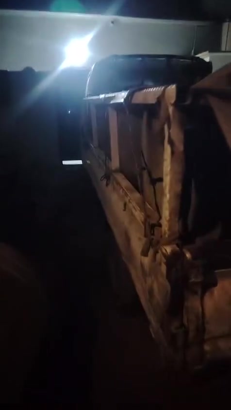 السلام عليكم بيتين للبيع تجاوز عنوان البيوت الزعفرانية خلف البانزين خانة الرشيد بيعدن عن الشارع العالم 300متر ولي حاب ياخذهن ثنينهن او واحد منهن هم يرهم لستفسارعلئ هاذ الرقم***********
