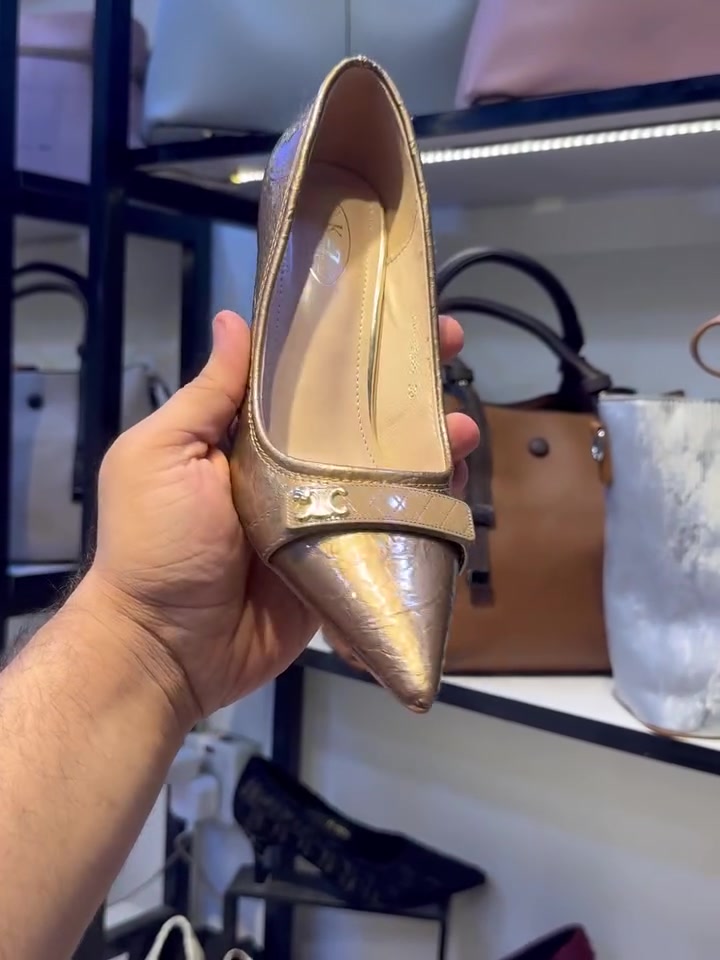 فتح بضاعة الموسم 😍😍
كعب ماستر كوالتي ماركات 
دبان طبي مريح باللبس والكوالتي ماستر درجة اولى 
جميع الانواع متوفرة لو تلحكين لو متلحكين 
قياسات من (36،37،38،39،40،41) 
لحكو لان هيج موديلات مستحيل تبقة جميع ارتفاع الكعب متوفر 3 او 5 او 7 او 9 او 11 
متوفر توصيل داخل الحلة وجميع محافضات العراق 
العنوان / حلة / جمعية مجمع الجمعية مقابل مدرسة الجهاد ثاني محل داخل المجمع  ديورا 😍😍
