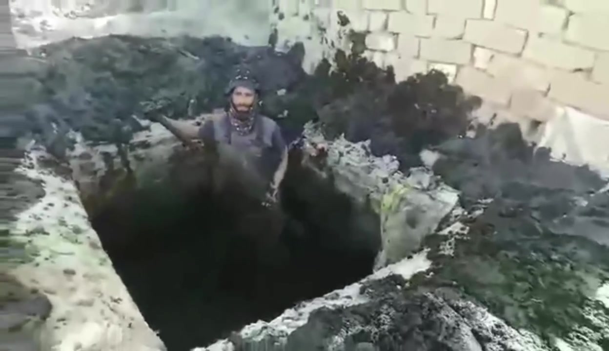 من رخصه الادمن إلي عنده جفره قديمه طايح سكفها انضفها وأرجع اصبها ***********
