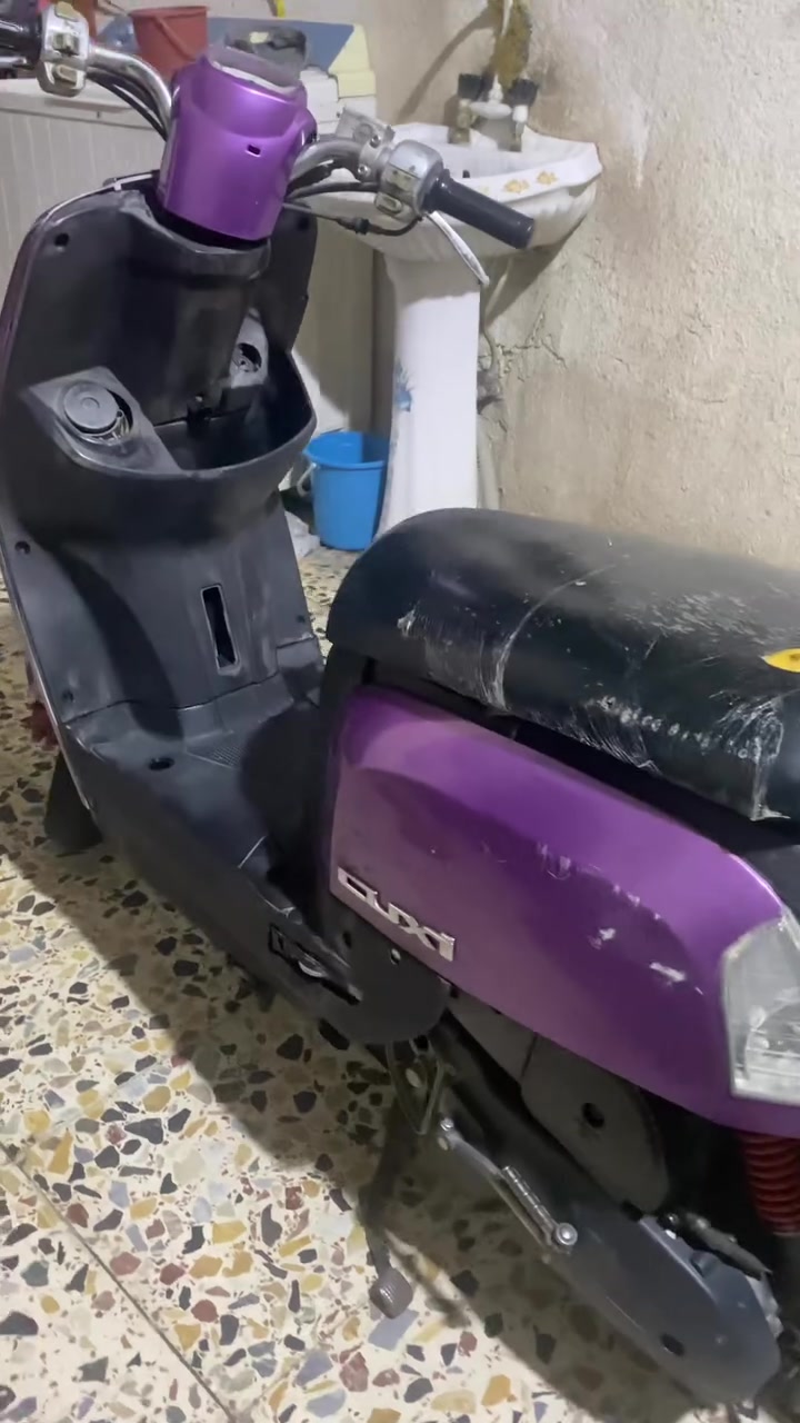 السلام عليكم ماكس بوليس للبيع دراجه سلف وهندر وكهربايته كله شغال اشايره دراجه اول فتحه اله  بيه تبخير الدراجه بيه رون يموت دك 100 نقصه بس تبخير للبيع سعره 500 دراجه خير من الله مكاني بصره ٥ميل الرقم ***********
