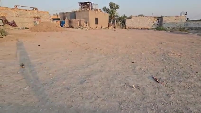 السلام عليكم عرصه للبيع مساحته 300م  سند 25مدور بسمك مباشر مكان مميز قريبه الشارع العام مكان حي العطاء قريبه ع مدرسة العطاء متوفر كافت الخدمات اي ستفسار ع رقم صاحب العرصه ***********
