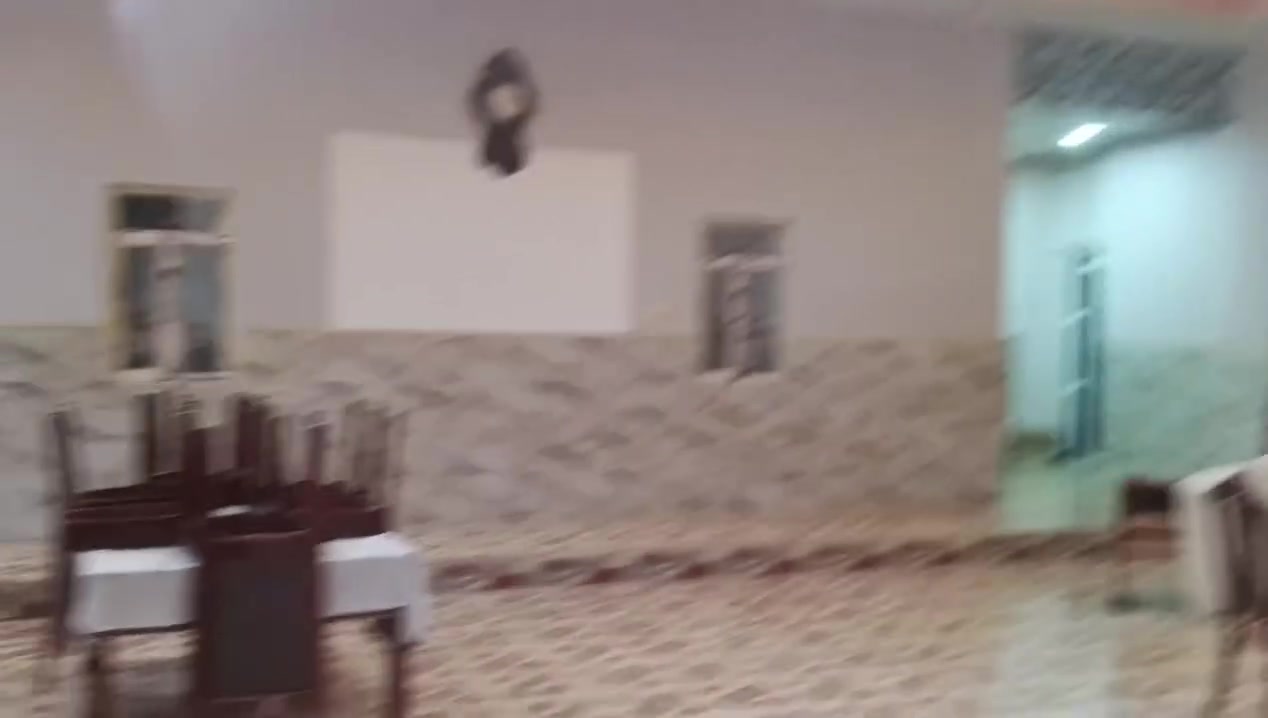 قبل العمل وبعد العمل
عينك ع دنك وشوف الفرق 

اشتغل عازل رطوبه اصطح 
صفاح حياطين 
صبغ داخلي خارجي 

غرف خشاب 😎 
حديد بوب شبابيك 
حته صبغ شاصي سيارات 

من تسمع اسمي أبو جود أعرف أن اكدر اصبغلك العراق بلون الي تريده 

وحي الله الشعب ***********
