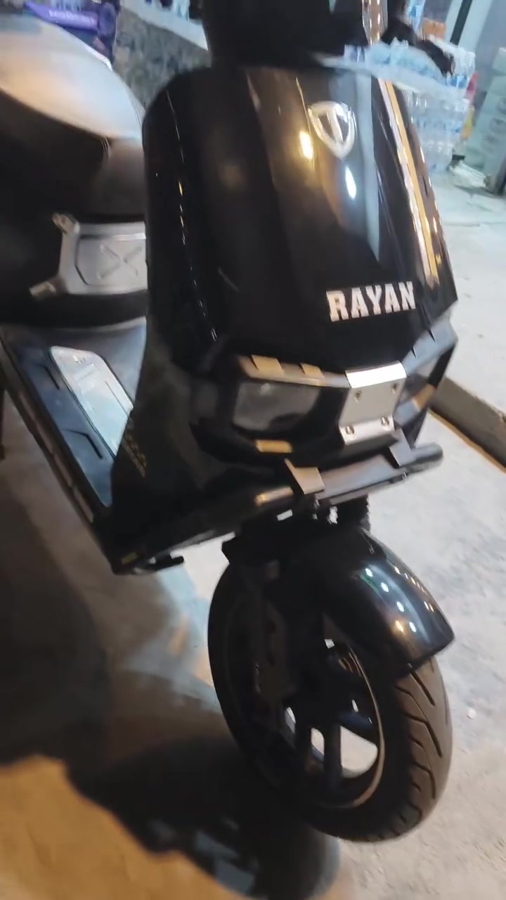 جي  ريان وحش  كون  موديل ٢٥دراجه  لوك نضيفه  فول  سرعتها  ٨٥حقيقي تجي ملف ٢٠٠٠لون  اسود  تمواضفات  فول موضحه  كدام  عين  نضافتها ٩٥بلميه سعر  دراجه 900وبيه مجال بصيط  والي  يكسر  بسعرها  كبل  احضره رجاء اي  استفسار  ***********
