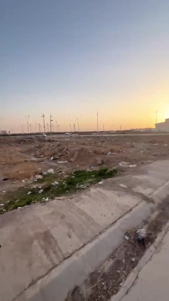 سلام عليكم
قطعة ارض للبيع 

في حي الجامعة 

150متر وجه 7:50

الاستفسار ☎️***********

