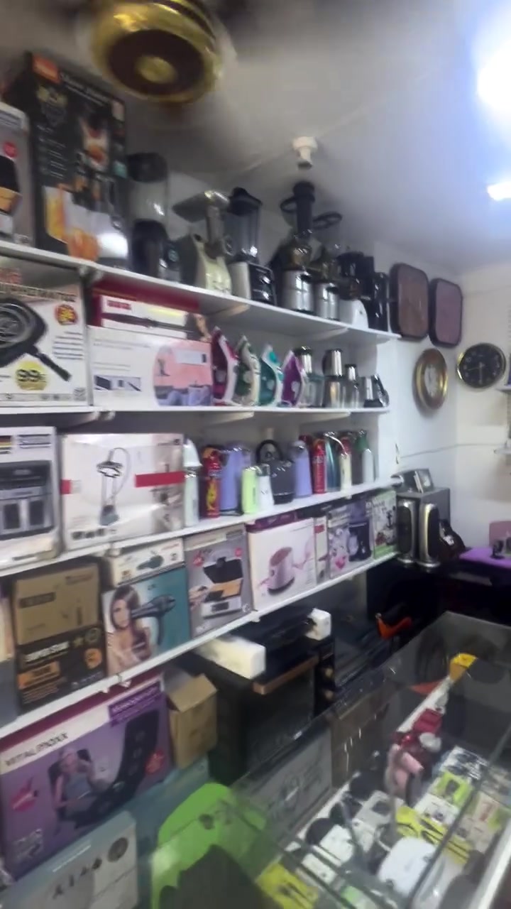سلام عليكم البيع غراض امزون شنو تريد موجود عنوان بغداد البياع قرب الدائره الكهرباء ‭***********‬
