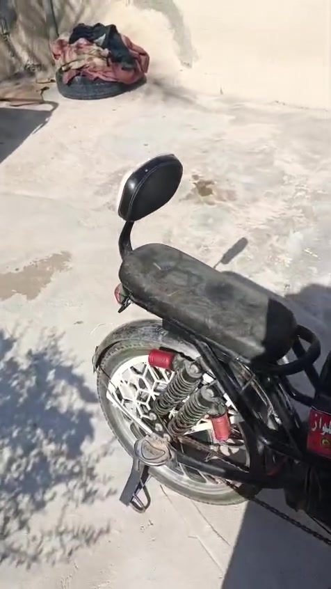 باسكل شحن اربعه بطاريات كلشي مابي نقص شاحنه جديده وعقل جديد بي نقص واحد يرادله ضفيره جديده ضفيرته محتركه العنوان كربلاء حي العباس عامود 53 هذا الرقم ***********
