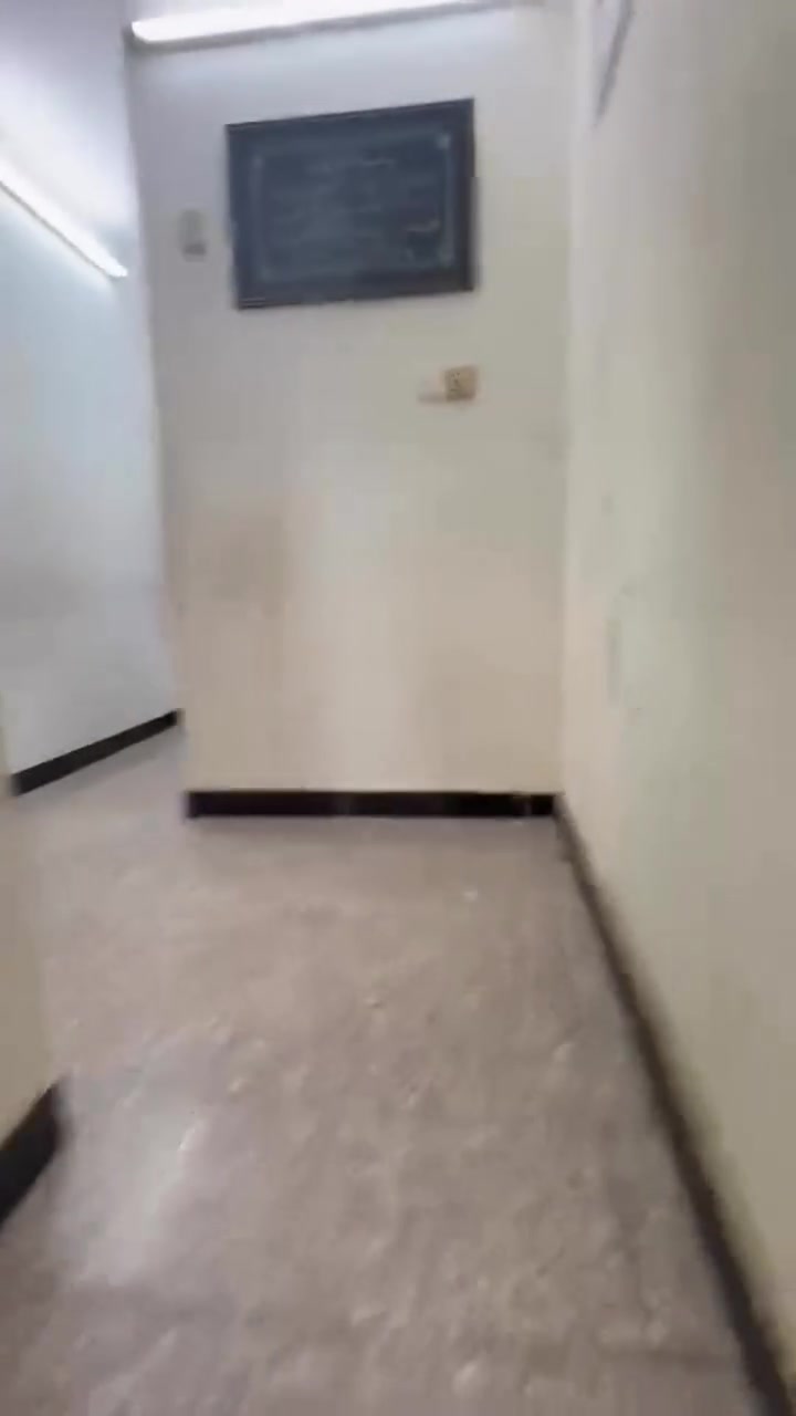 شقة دوبلوكس طابقين حي الجامعة للأيجار تحتوي على غرفتين وصالة ومطبخ وخدمات
للأستفسار 
***********
***********
