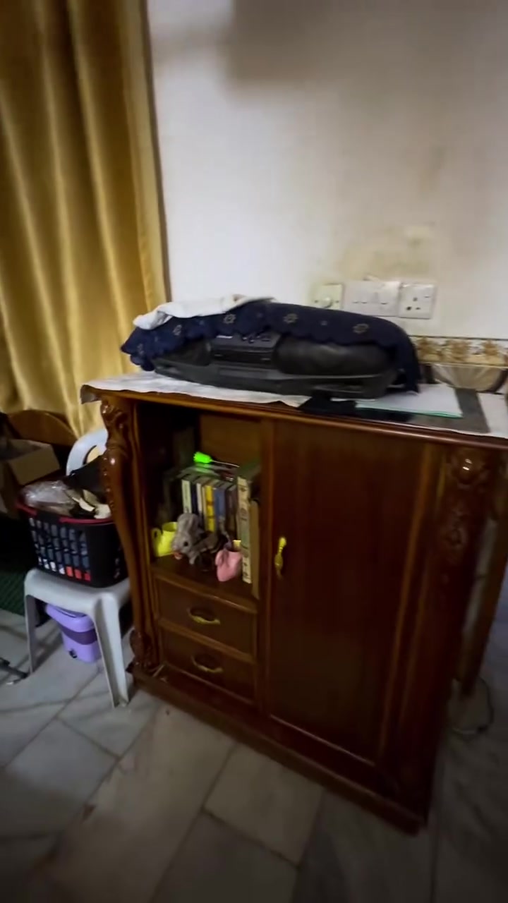 سلام عليكم غرفة نوم اخت الجديد شغل ثقيل كله صاج داخل خارج 8 قطع رايده 1700 يعني مليون و700 الف وبيه مجال حك جية عنوان بغداد البياع تقاطع دروش ***********
