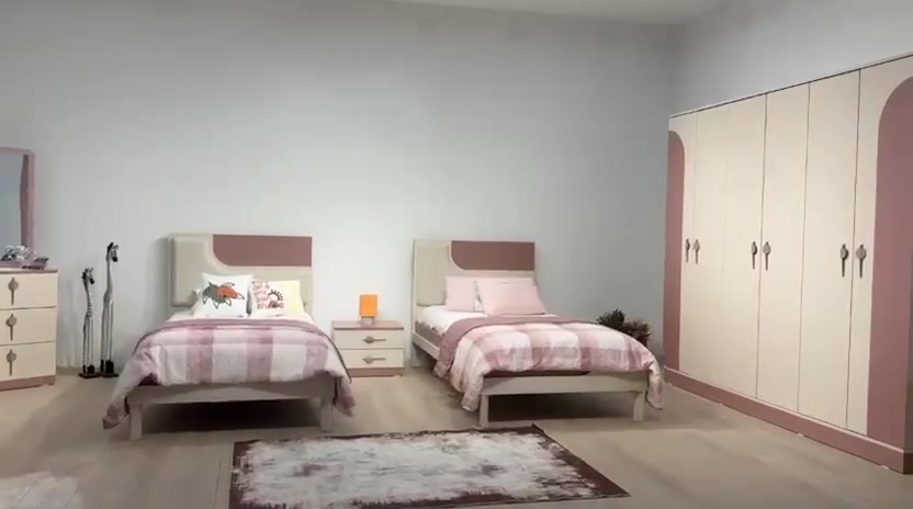 تم وصول غرفة شبابي يارن كريمي + وردي ابواب 6 قطع  معمل *اصلي* درجة اولى  ⚜️

نفس الصورة بالضبط 🤩
2 سرير🦾
سكك ثلاث مراحل
قياس الكنتور 240 سم✅
سرير 100*200✅
كومدي عدد 1.قياس 45سم✅
ميز تواليت... قياس 80سم✅
مكتبة 45*120 ،،✅
🛑المعمل الأصلي🛑لا نتعامل بالتقليد
استفسار على الرقم ***********
