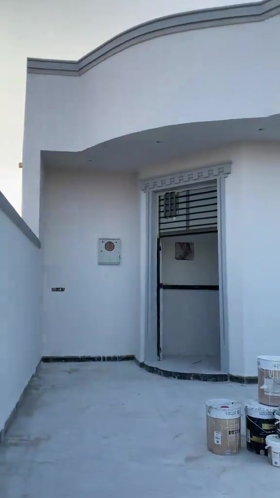 سلام عليكم شباب خلفه مال جميع الديكورات المغربي والتركي والسقوف وجميع الضباغ متفرغ للعمل شغلنه يكون داخل بغداد وهاذه رقمي ***********
