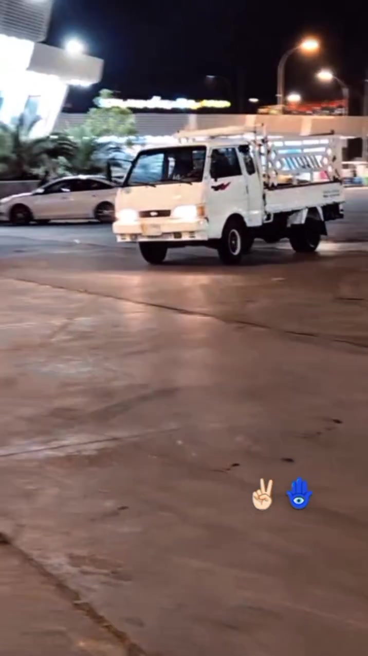 السلام عليكم كي للبيع موديل 95 مكينه بها خيط بخار كيرا شاص ورقم شاصه مقفول واكسين كفاله تايرات 6 جدد سياره رقم انجليزي تحويره 13  السعر 59 مكان الحله***********
