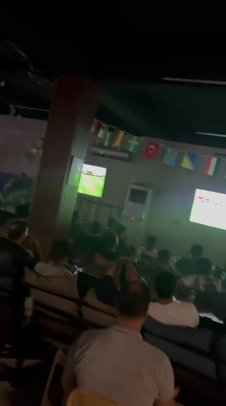 كوفي للبيع جاهز من كل النواحي
الشموخ مقابل مجمع تينا 
6 سبالت 
3 مبردات 
4 ميوزه دومنه 
4 بلي ستيشن 
9 شاشات فول HD 
مولد كبير 
60 كرسي 
4 تخم جديد 
6 جلسات 
مطبخ متكامل

للاستفسار / ***********
