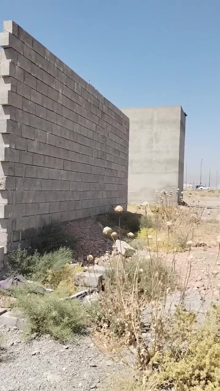 السلام عليكم عندي هيكل مساحه 100متر مربع ***********/***********
