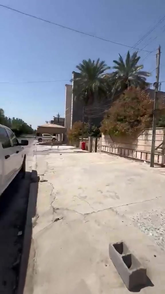 دار حديث نظيف جداً للايجار 🏠

مساحة الدار 412 متر 

العنوان الداودي محله 611 موقع مميز 📍

كهرباء خصخصه 24 متوفره ⚡️

يحتوي الدار 
.كراج كبير
.حديقه كبير
.صالات عدد 2 
.مطبخ حار /مطبخ بارد
.غرف نوم عدد 6 

للاستفسار *********** متوفر واتساب ✅
