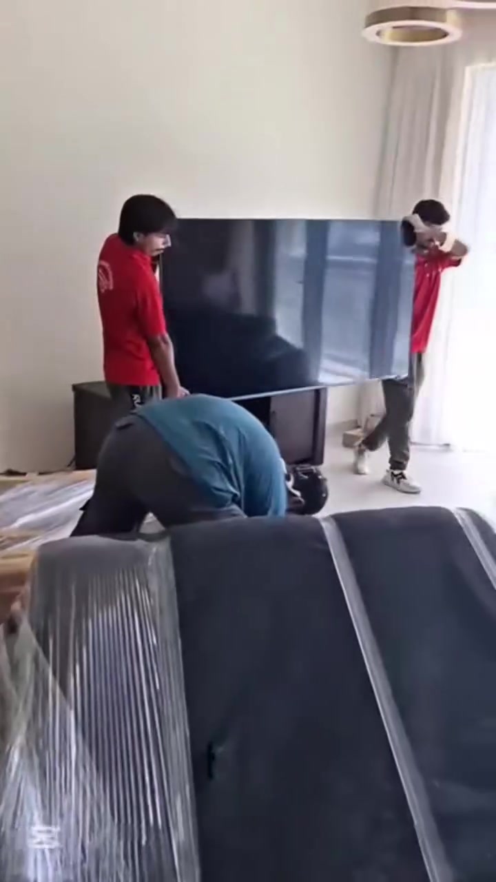 تواصل واتساب فقط / ‏‪***********‬‏ 
• أنقل أثاث بيتك بكل أمان وثقة ويانا 🏢
• يتوفر سيارات حمل وكادر عمال تحميل وتفريغ 
• يتوفر نجار فتح وشد الغرف 
• يتوفر نجار فتح وشد السبالت

