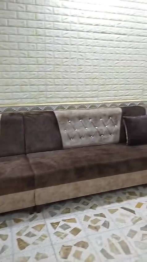 ديوان 5 قطع 10 نفرات ستخدام قليل كلش للاستفسار مراسله الصفحه أو الاتصال على الرقم ***********
