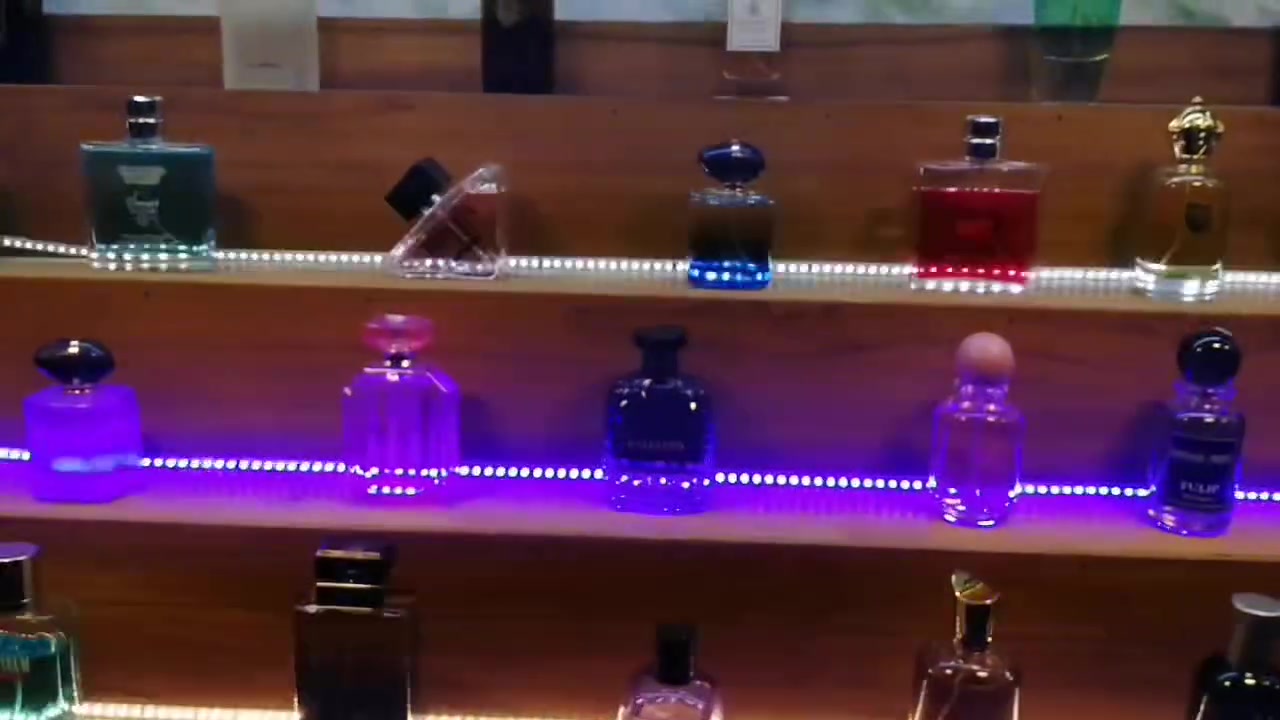 أنتم مع 🌟 عطور ألمواسم 🌟 تكتمل أناقتكم🌹
(رجالي  و نسائي) 

تجدون احسن👍 الأسعار المناسبة  والعروض💥 الخاصة لخدمتكم دائما 🙏

اهلا وسهلا بكم جميعا 🌺

✨ *********** ✨
