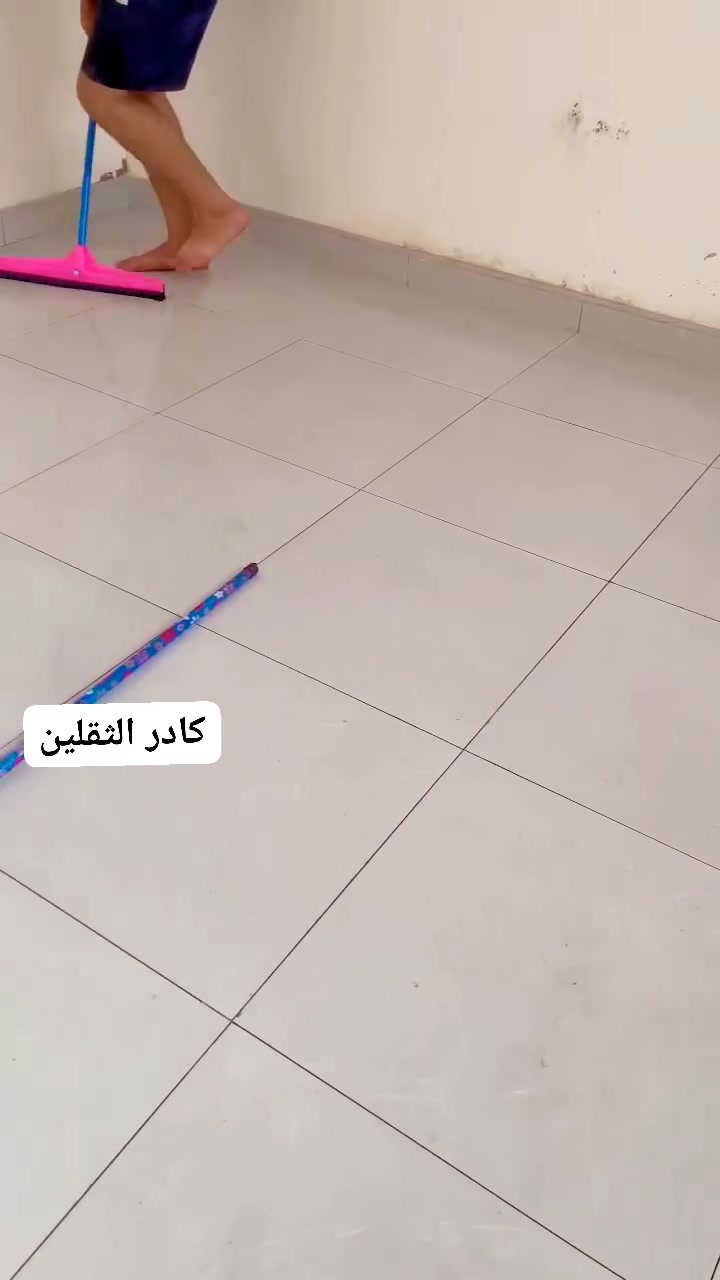 كادر الثقلين • أعمال البورسلان