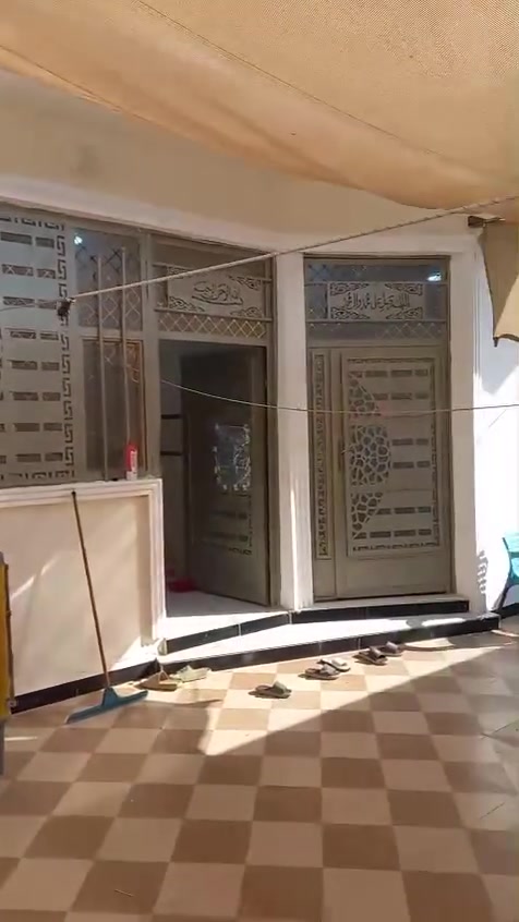 دار البيع مساحه 200 متر قاط واحد
يحتوي على كراج واستقبال مطبخ صاله حمامات عدد 3 
غرف نوم عدد 3   موقع الدار تحرير الحولي طابو زراعي 
جزء اول قرب اسوق المدينه  سعر.  105 الاستفسار 
اتصل على الرقم بي وتساب  ***********
