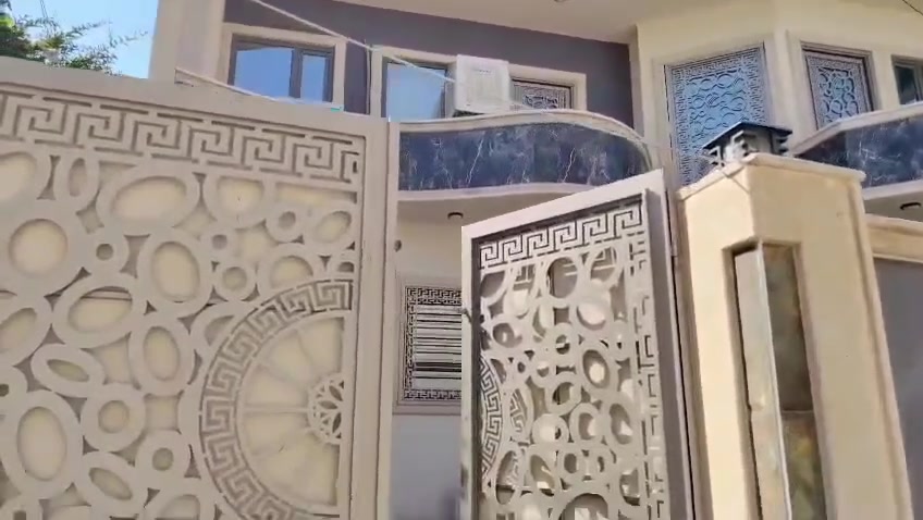دار لبيع المساح 280 متر
طبقين البيت فول واحد على واحد
5 غرف نوم
هول واستقبال ومطبخ صحيات خرجه ودخليه
تصميم الجوا نفس الفوق
الموقع البيت في القوسيات
خلف معمل غاز التوفيق
خدمات كامل ماء كهرباء تبليط
100 متر يبعد عن سيدين دهوك
الستفسار انتصال على رقم ***********#
#***********
