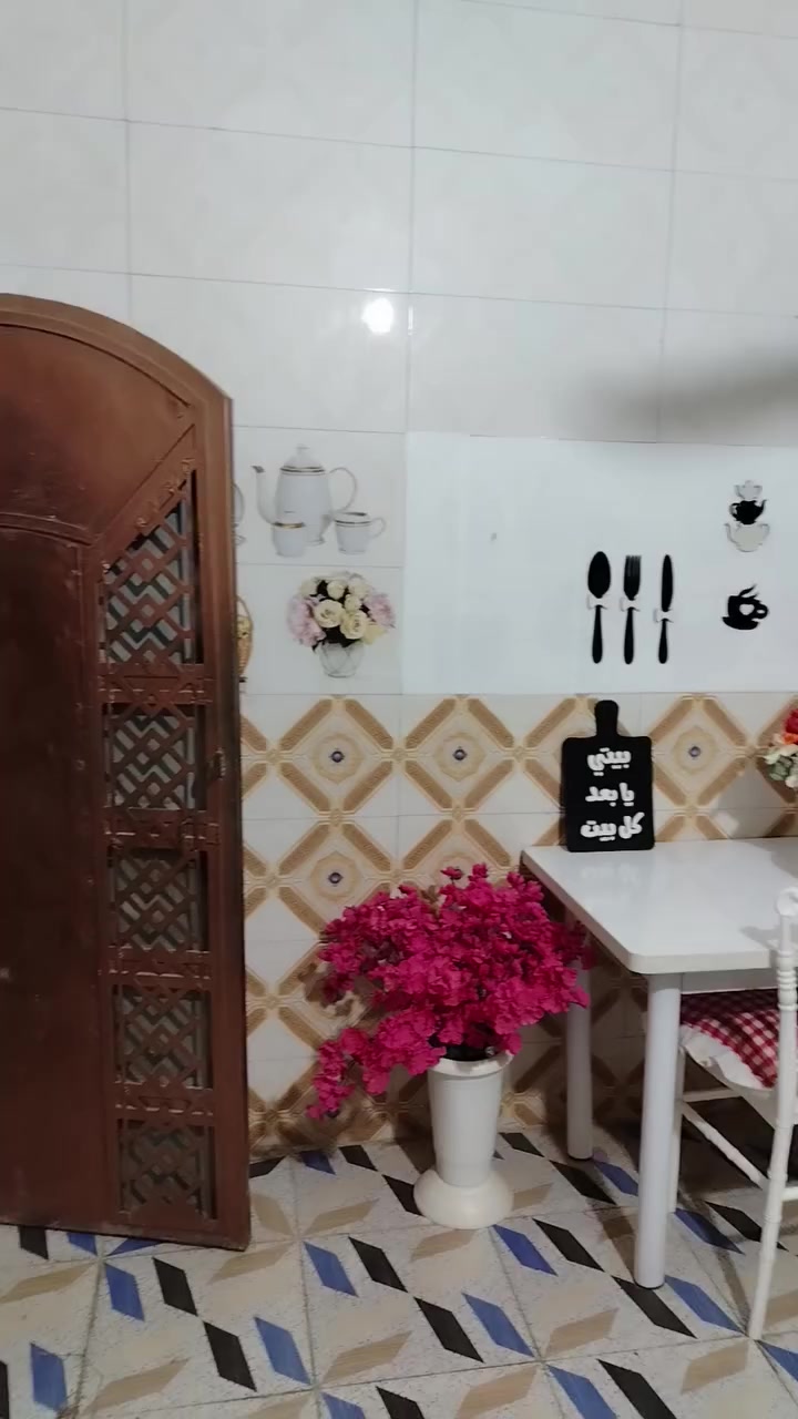سلام عليكم بيت اوقاف مساحه ١٣٢ واجه 6وربع نزال ٢٠ بيه غرفه وصاله ومطبخ وبراني وبيه غرفه صغيره ٣في٣السطح شتايكر البيت جاهز
وبه فضله تقريبا 100متر السعر 55 للسفسار الاتصال على الرقم *********** بيه واتساب@
العنوان الجلبيه خلف؛جامع شاكر هندس
