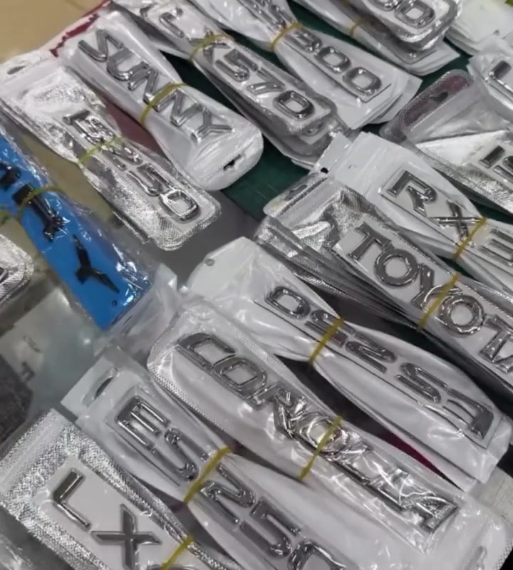 زنون أبيض • إشارة LED برتقالي • ٦٠٠٠K
