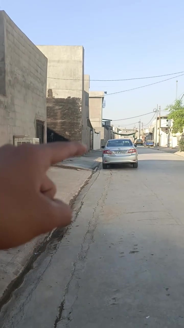 سلام عليكم بيت للبيع الصياده مساحه 150طابقين خلف التجاري اول فارع ع شارع
قرب جامع دكتوره اديبه محمد ***********
