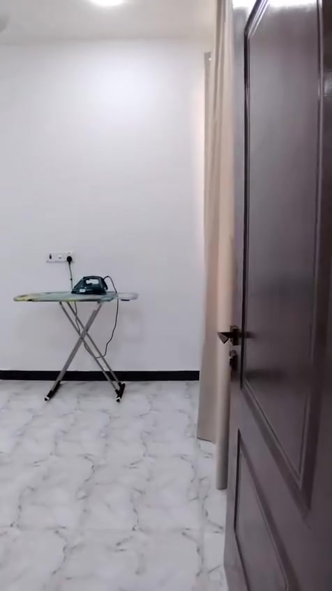 السلام عليكم بيت للبيع 50 م ركن بناء حديث زراعي سند 25 واجهة ٥ نزال ١٠ طابقين الاول صالة مطبخ بارد وحار وخدمات والثاني غرفتين نوم كبار وبيتونه
البيت مدخلين ع شارعين
الموقع الدورة زراعي الملا مقابيل الشرطة
للاستفسار الاتصال وموجود واتساب ***********
