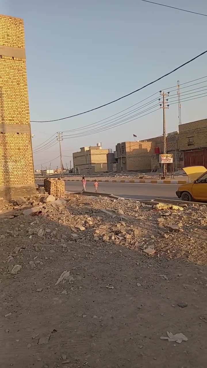 السلام عليكم ورحمة الله وبركاته بيت للبيع ١٠٠متر خلفي هيكل باقي تفاصيل. يمكم بالفيديو ***********
