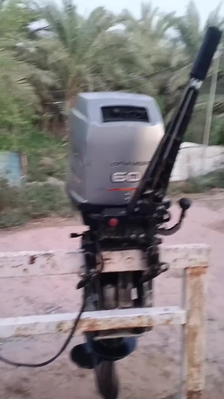 السلام عليكم 60 ميركوري كير خشن ما مفتوح لا كير ولا محرك مكينه سلف وجره وجك يدوي بلاد 
مكينه حلوه وناعمه وجديده السعر 3100 وبيها مجال قليل مكاني البصره ابو الخصيب *********** وخادم
