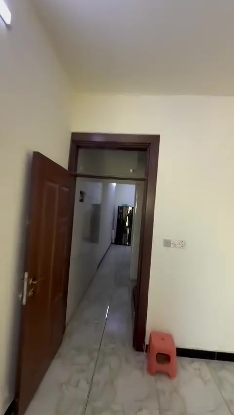 السلام عليكم ورحمة الله وبركاته 
(يرهم سكن ويرهم استثمار إجارة ٣٥٠)
بيت ٥٠متر طابو زراعي سند٢٥ قرار محكمه 
ماء وكهرباء وانترنيت 
يحتوي على صاله مطبخ وخدمات 
 وغرفتين فوك وحمام 
العنوان بغداد الدوانم نهاية الشرطة الخامسة مقابل جامع الفردوس بل قرب من الاعلام والسيدية 
السعر نقد ب٣٥
وبل قسط ٤٧ مقدمة ٢٠وكل شهر ٥٠٠ 
***********
***********
