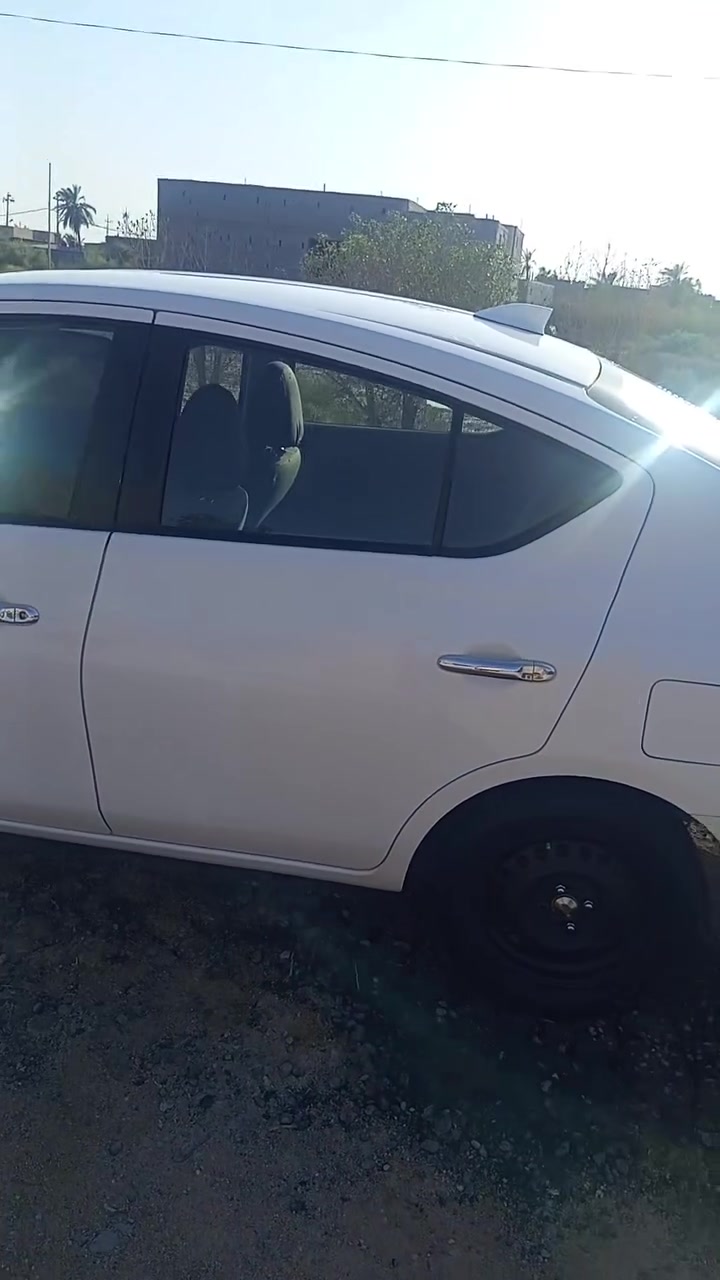 دنيسان سني هندي موديل 24 بيها حادث أمامي مبدل بنيد وعرضانيه لايت 1 بيها بارد بصندوق ولمدكر الخلفي بي صبغ 5 اصابع
مراسله خاص ***********
