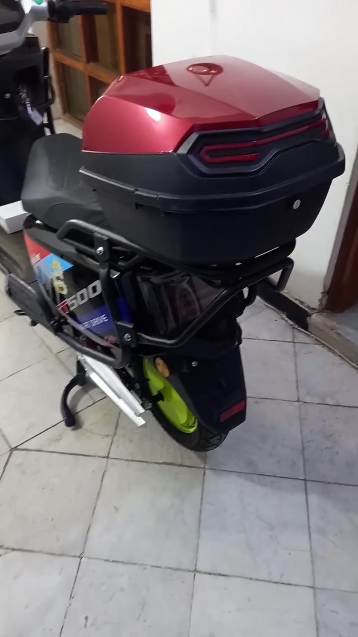 دراجة نوع GT 500 المعروفة للبيع.ماشية 1000 كيلو فقط.ماخذيها 1.250...رايدها ب مليون.عنواني بغداد الاعظمية.      ***********
