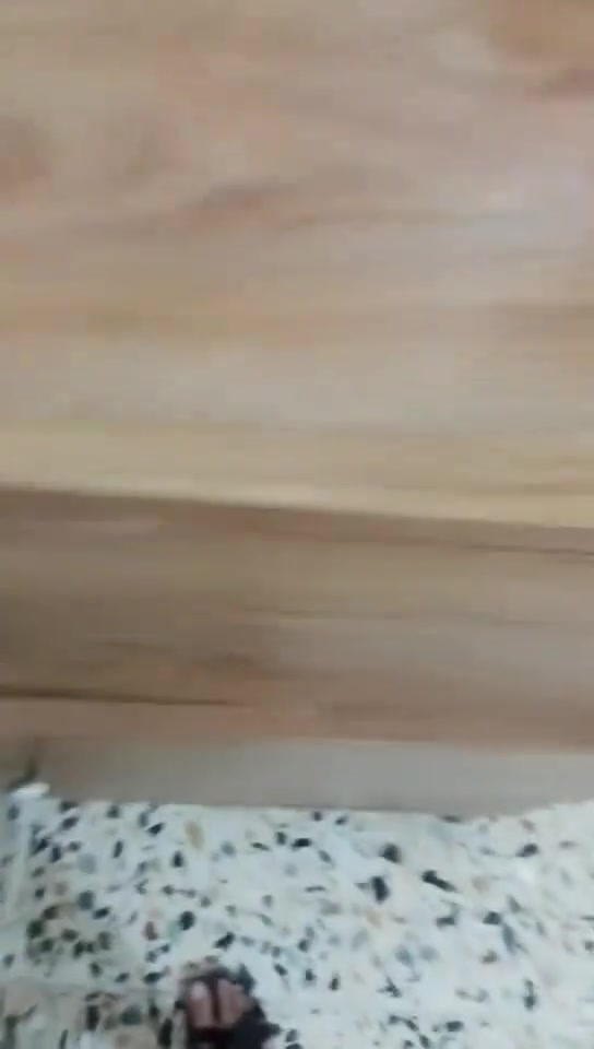 غرفه سعرها ٢٠٠ ميز بلازمه ١٠٠ تخم ٥٠ مكان زعفرانيه شارع الكهرباء ھ***********
