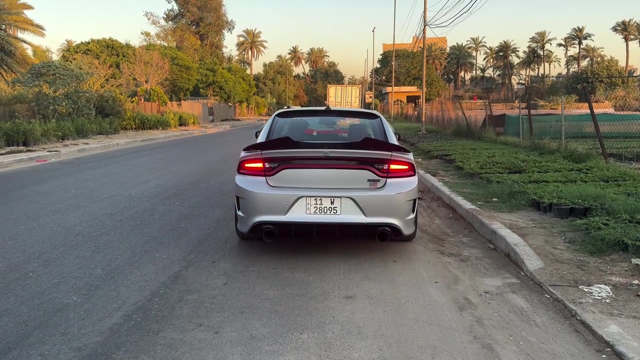 جارجر  دايتونا 2021 / Daytona)

المحرك : 5700/8V

الحالة :  قطعتين صبغ جاملغ +بنيد 

 

العداد : 71الاف KM 

مواصفات : DAYTONA 1/1

عدا فتحة 

اكسل قفل 3.9 SRT

لايتات زينون بلاد 
دبات السود

كشنات كنتارا كهرباء

كشنات ميموري خزن

شوتة رياضية بلاد مال دايتونا

فجوج برمبو 6 بستم 

كشنات تدفئة + تبريد + ستيرن هيتر

شفتات ستيرن + مودات رياضية بشاشة

شاشه كبير + حساسات وكاميرا

السيارة كلها مختمة Daytona

السياره كلشي بيها بلادي حجرها وتفاصيلها ستوك

السعر 220$ وبيها مجال وماكو دايتونا 21 بهيج سعر 

رقم بغداد انكليزي هزه وسنويه جديده  مكاني بغداد  باسمي 

*********** واتساب
