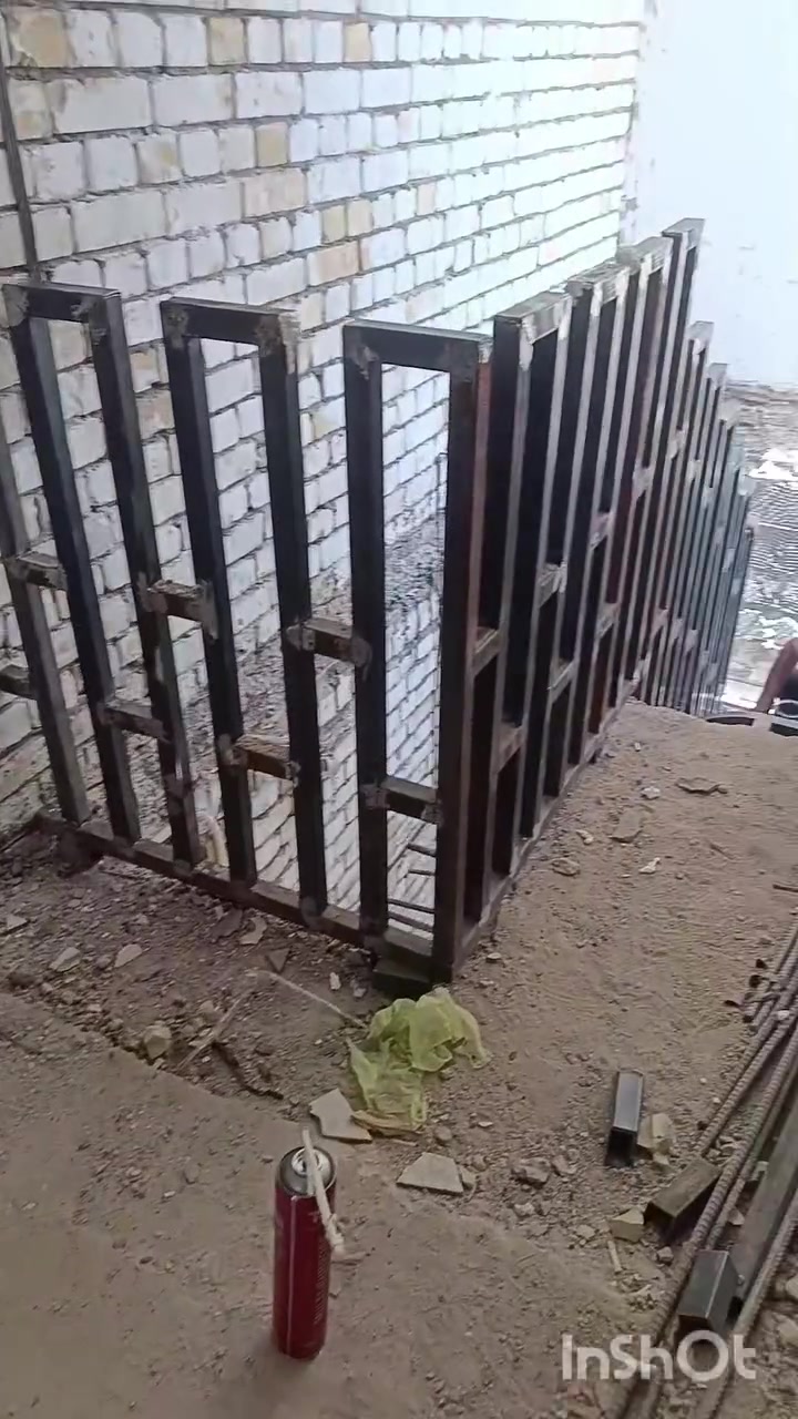 🔴 حدادة الأرجوان 🔴
🛠️ خبرة وإبداع في كافة أعمال الحدادة الحديثة.    
✅ تنفيذ دقيق
✅ جودة عالية
✅ أسعار مناسبة
🔧 خدماتنا:
• كادر متخصص في تنفيذ وصناعة الدرج الحديدي والخشبي والمرمر باحترافية عالية، مع تصاميم عصرية وكلاسيكية تناسب جميع الأذواق. نضمن الدقة في القياسات، جودة المواد، متانة التنفيذ، والتشطيب الفاخر بأيدي فنيين ذوي خبرة وكفاءة. تنفيذ جميع أنواع الدرج للمنازل والفلل والمباني التجارية بأسعار مناسبة وجودة مضمونة.
• السندويج بنل متر 
• السقائف
• الأبواب والمحجرات
• الكي سبان
📍 العمل داخل بغداد فقط
🚚 نصل إلى باب بيتك
موقعنا الرئيسي بغداد حي الجهاد 🛑
📞 للحجز والاستفسار: باداره عصام الحداد👉
***********
✨ حدادة الأرجوان — شغل مرتب يليق ببيتكم
