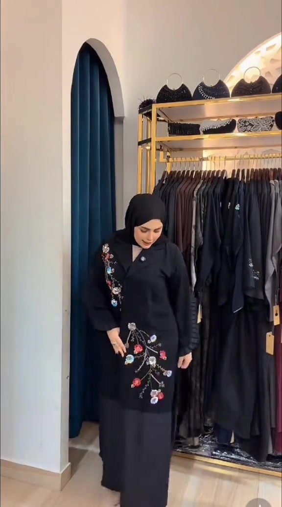 ألبسة خليجية • عبايات غادة • بيلا