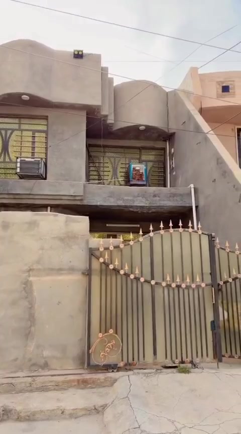 بيت للبيع 150 متر حي 18 قرب الحمداني موقع ممتاز طابقين ٤ غرف نوم واستقبال ومطبخ وصحيات السعر ١١٥ للاستفسار التواصل على *********** و *********** وات ساب
