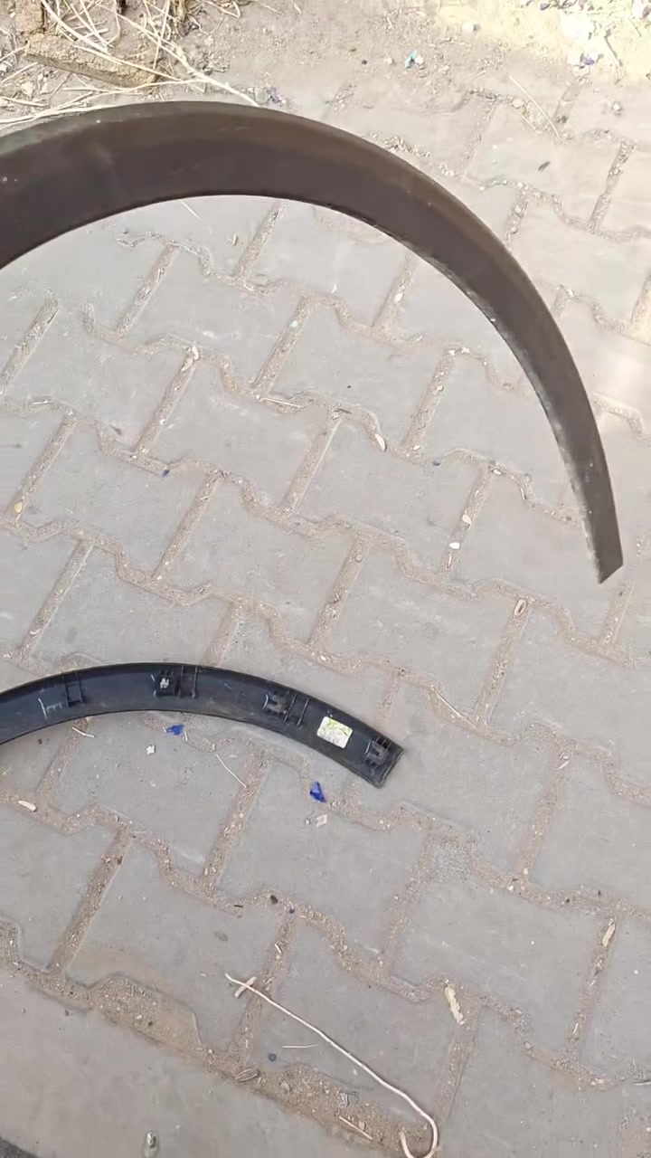 هلال جاملغ k4 واعتقد يرهم ع k5 تفصيخ خلي سعر بما يرضي الله واخذه مكانه كربلاء 
***********

