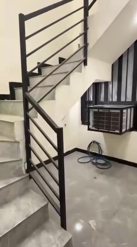 🏠 شقة للإيجار – اليرموك

📍 الموقع: اليرموك – الأربع شوارع، خلف مصرف الرشيد
محلة 616 
📐 المساحة: 150 متر
طابق اول

✨ تتكون من:
• غرفتين نوم
• صالة
• مطبخ
• مخزن صغير
• حمامين

🔹 مجهزة بـ 4 سبالت + موطور  + سخان

📞 للاستفسار والتفاصيل
***********
